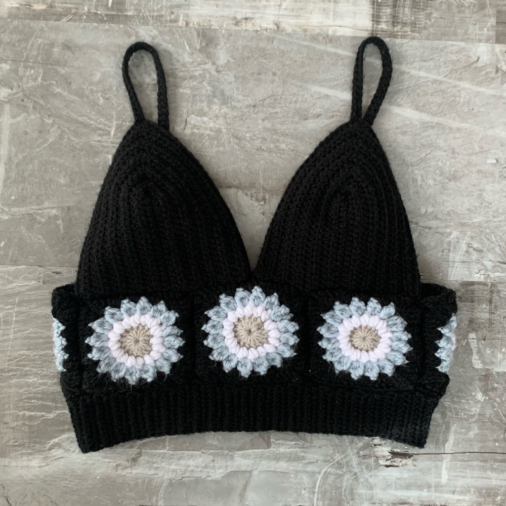 Crochet granny square cropped tank top